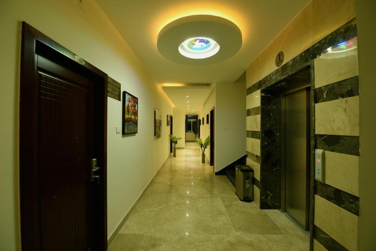 Sky Residency Bed and Breakfast Τσενάι Εξωτερικό φωτογραφία